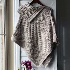 100% MERINO WOOL KNIT PONCHO